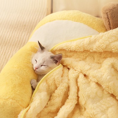 Jacquard Heart Shaped Pet Blanket