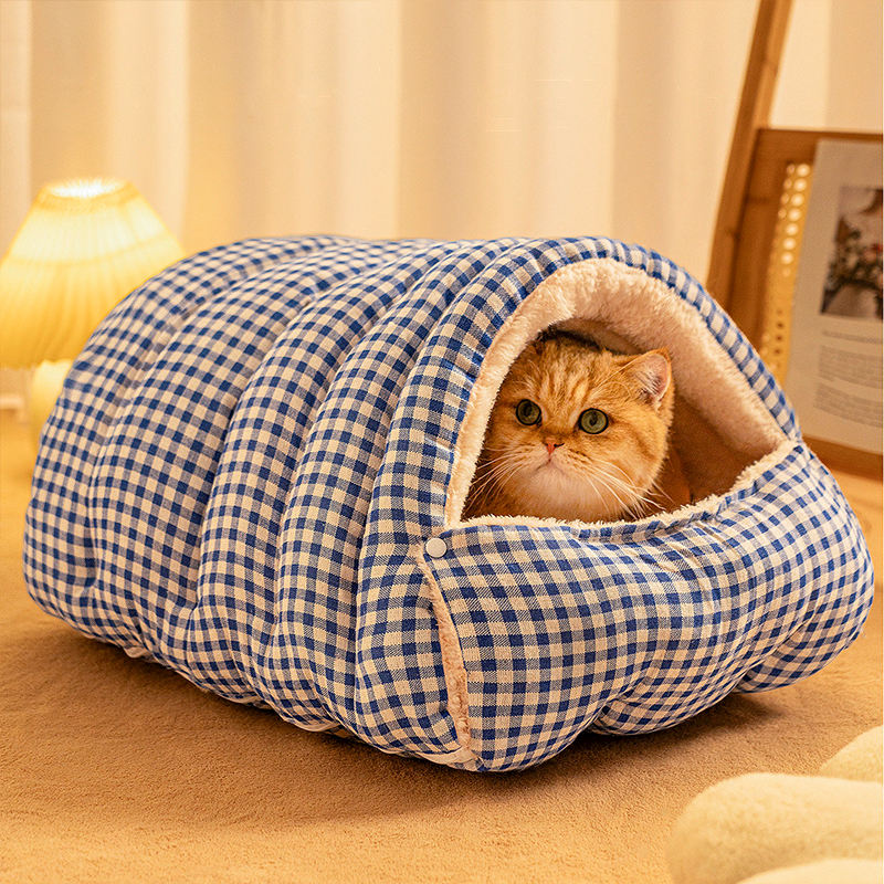 Winter Warm Fully Enclosed Cat Bed